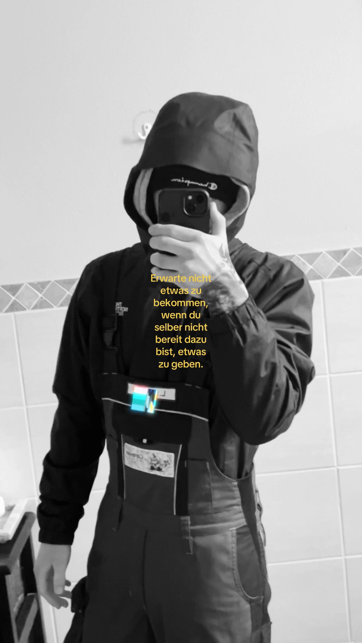 @￴