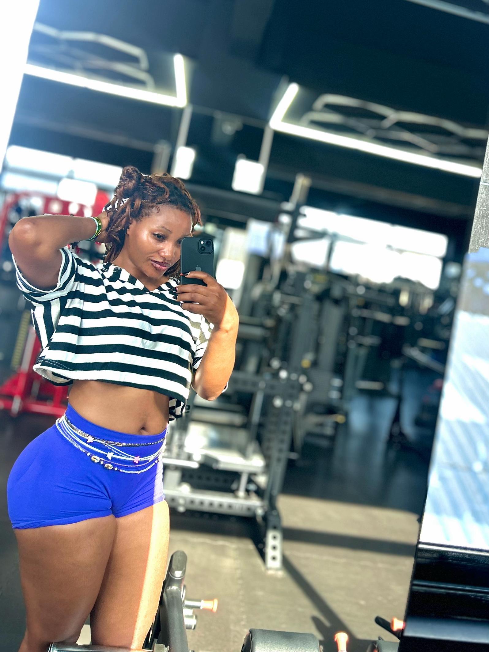 @The Frog 🐸 pose Queen 🧘🏽♀️