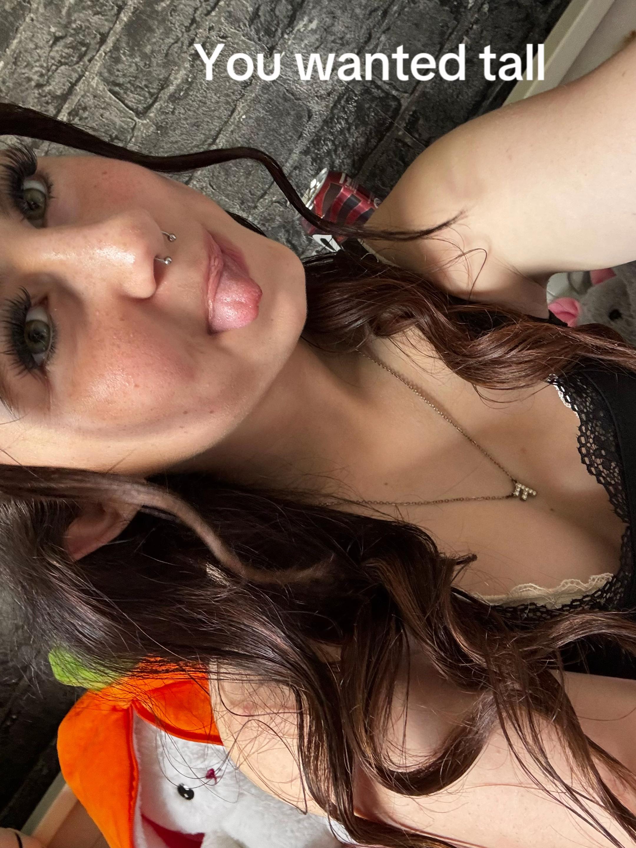 @ELLIEBELLYBOOSPAMMMM