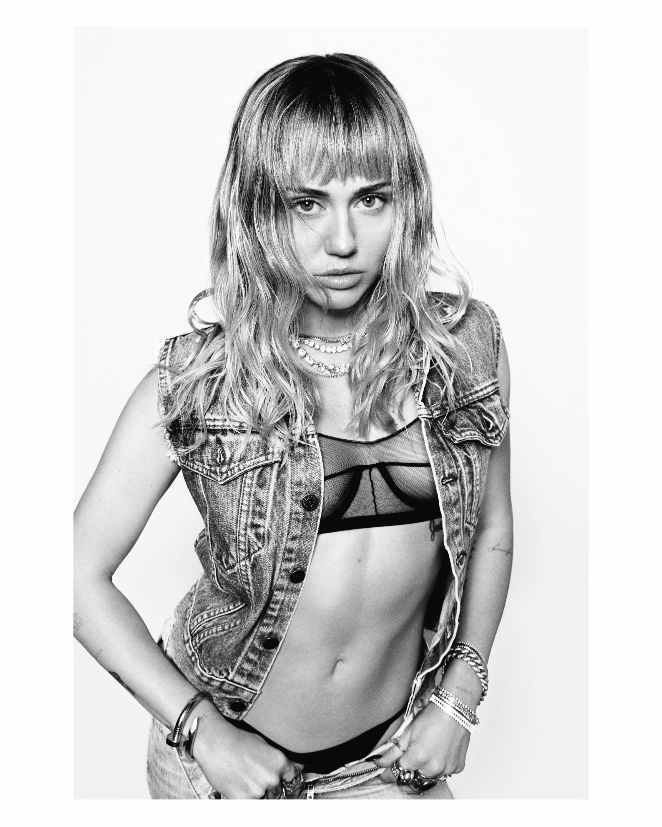 @Wonderland Magazine