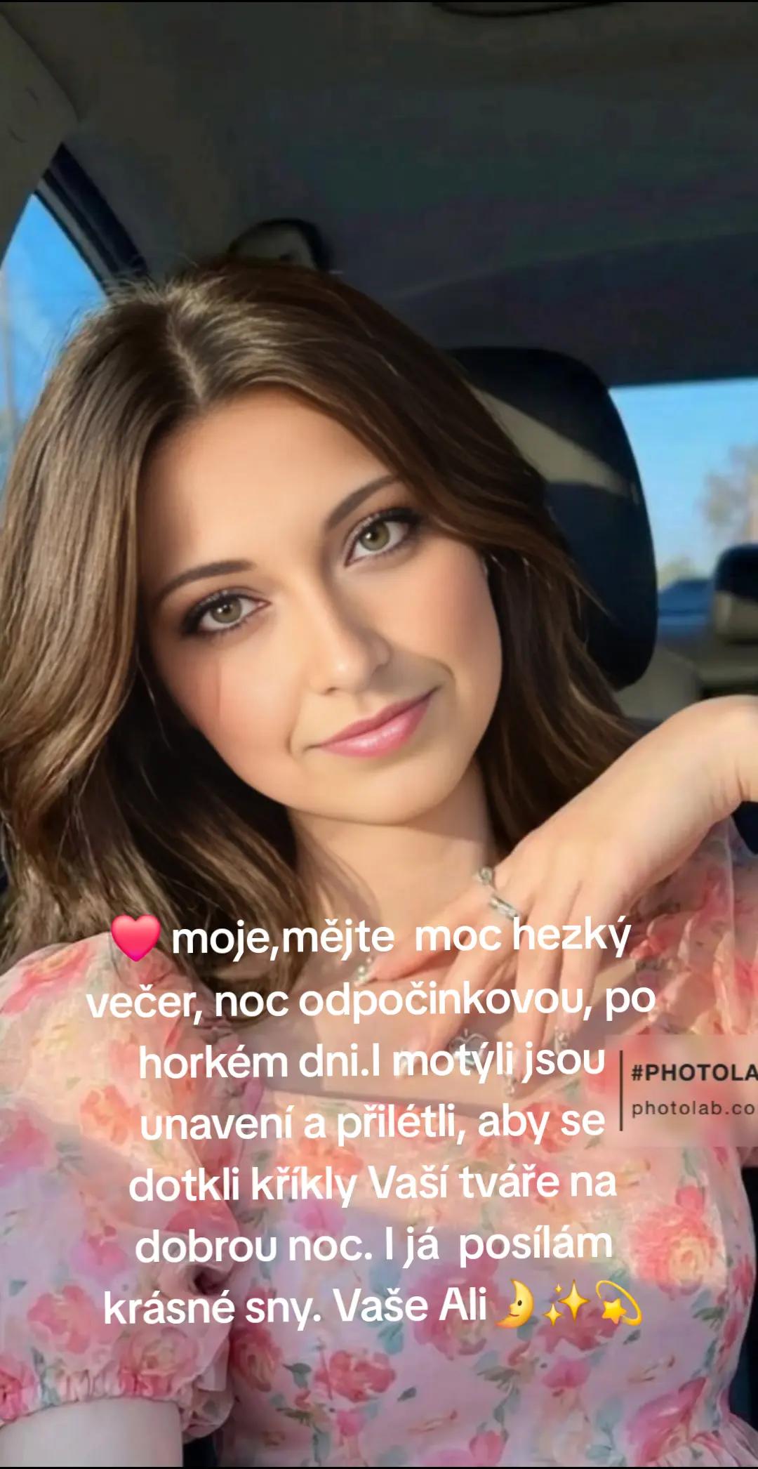 @Alena Strakov&aacute;slunīčkp