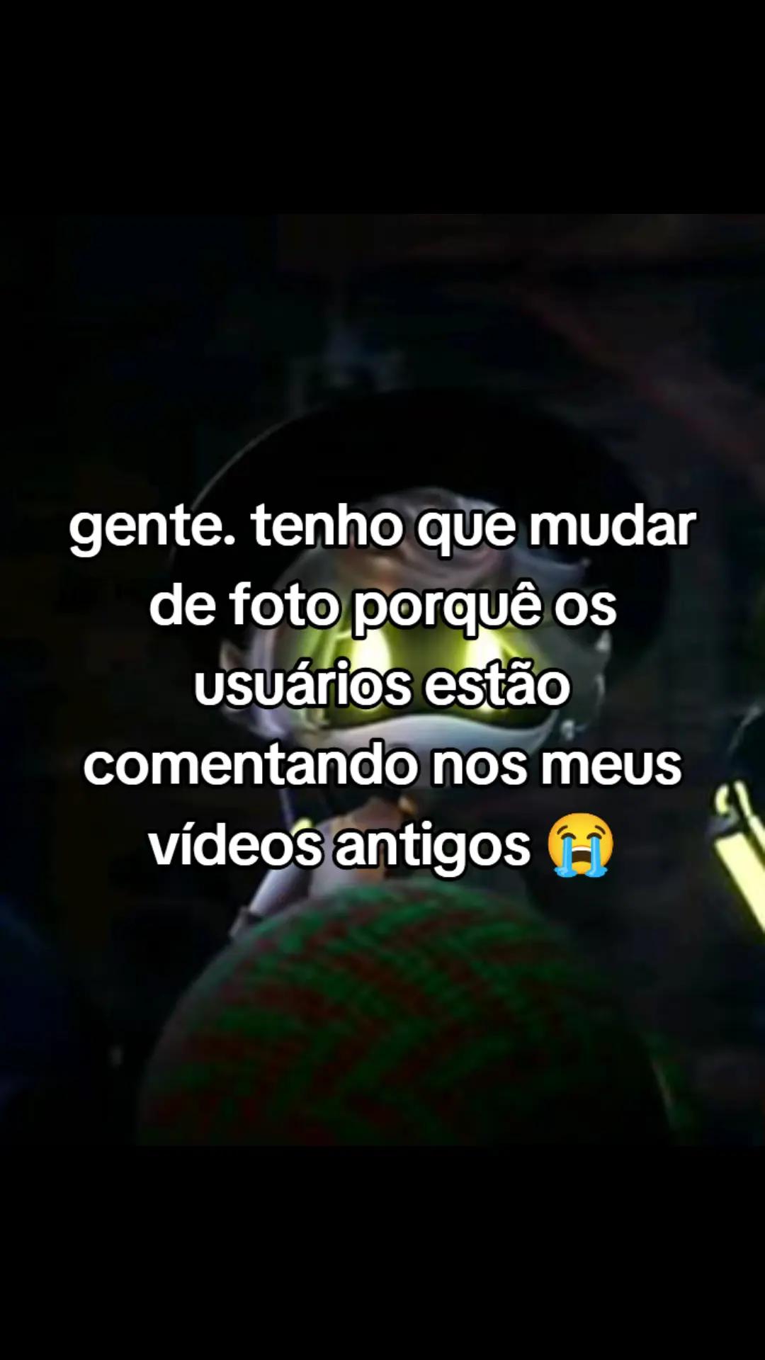 @eu lambo pés das pessoas
