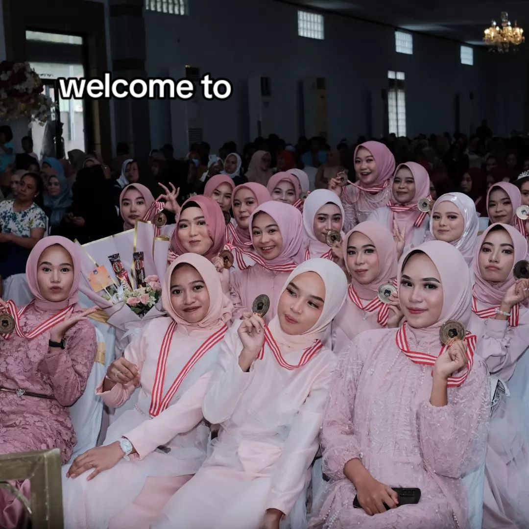 @XII MIPA 1 udh lulus