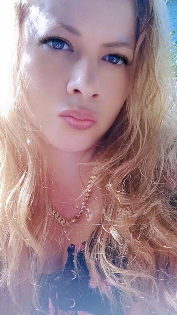 @@maylin🦊🦊🦊💯❤️🤍 🥂🍾⚓🎄⛪💃