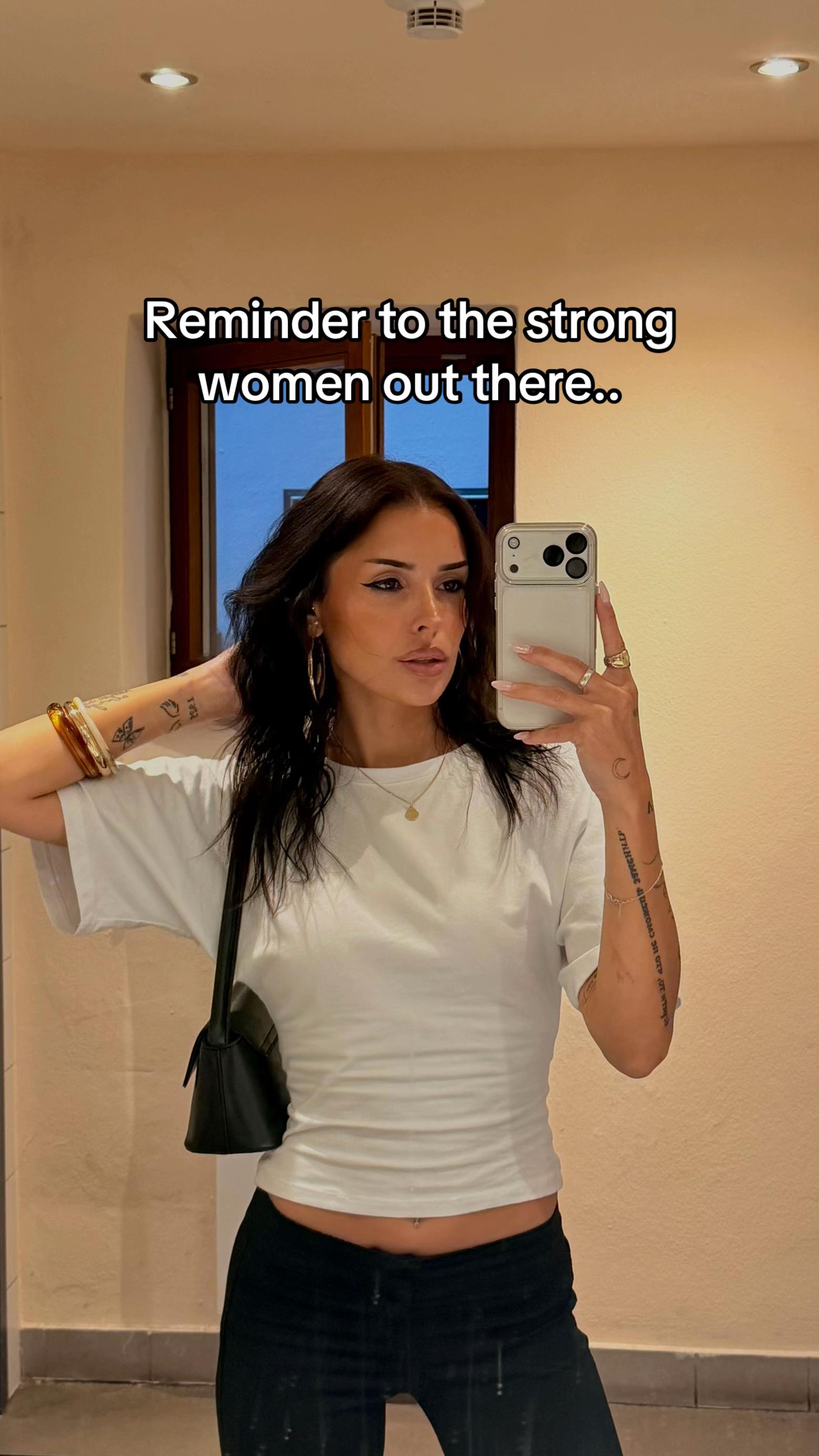 @𝐥𝐚𝐮𝐫𝐚