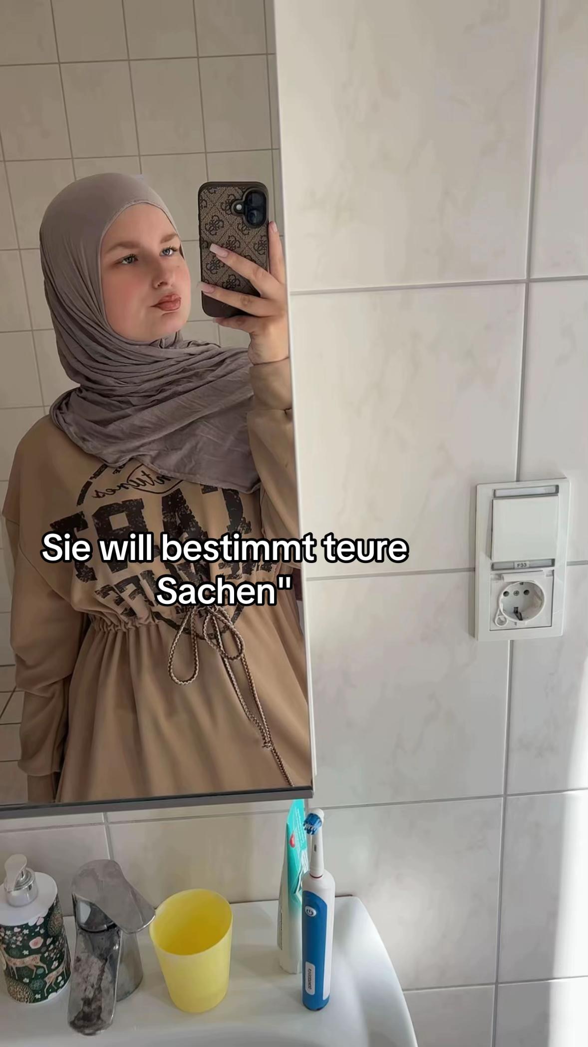 @Queen