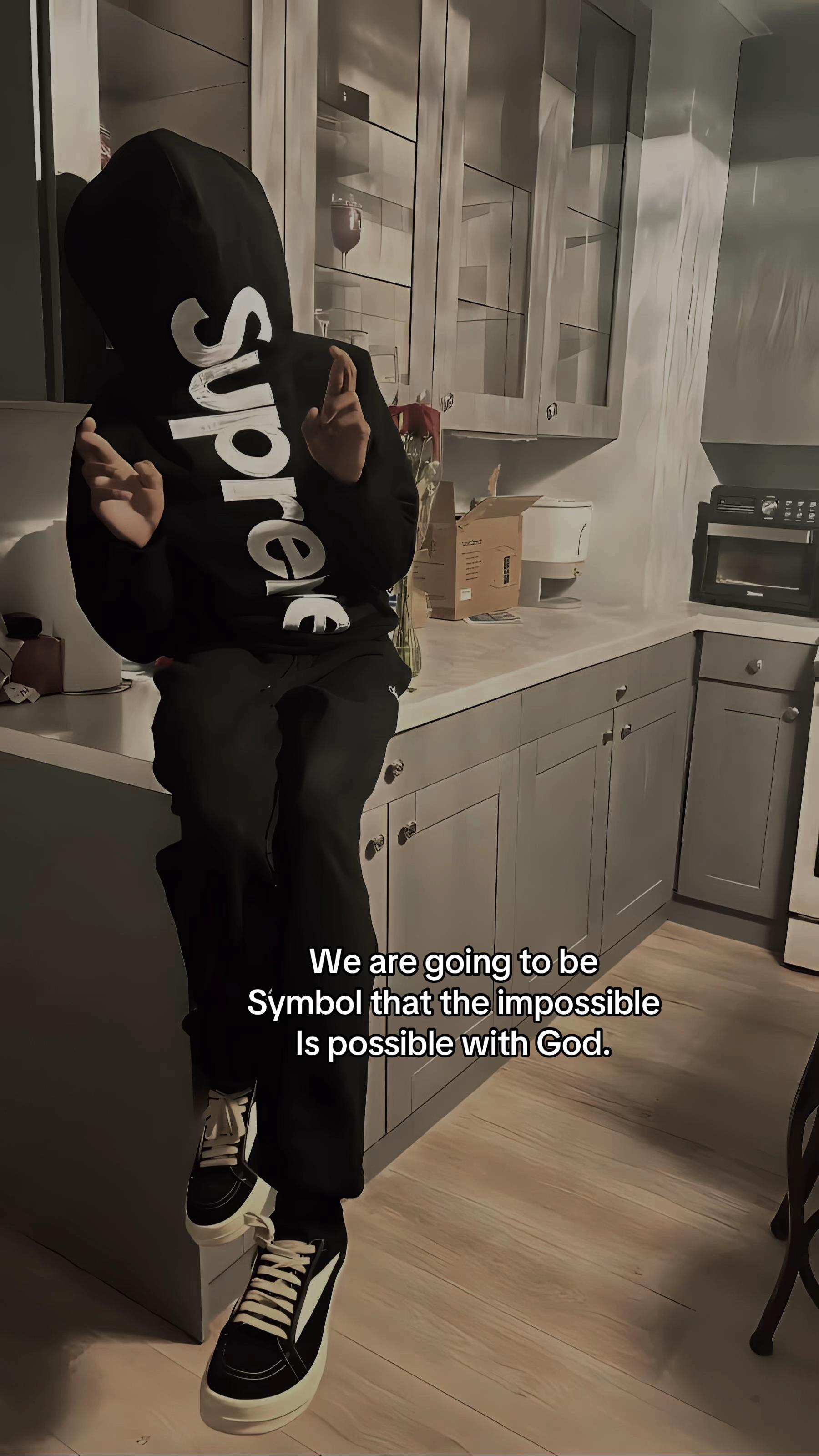 @Not.chris🗿🖤