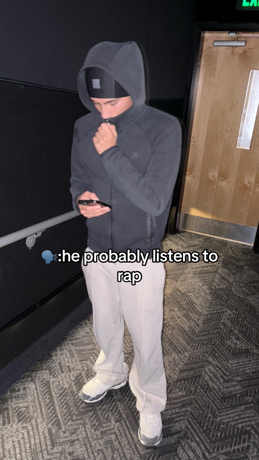 @￼