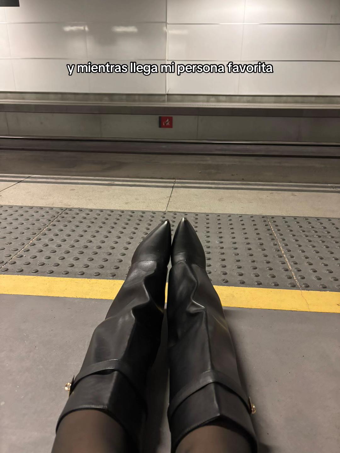 @🪩