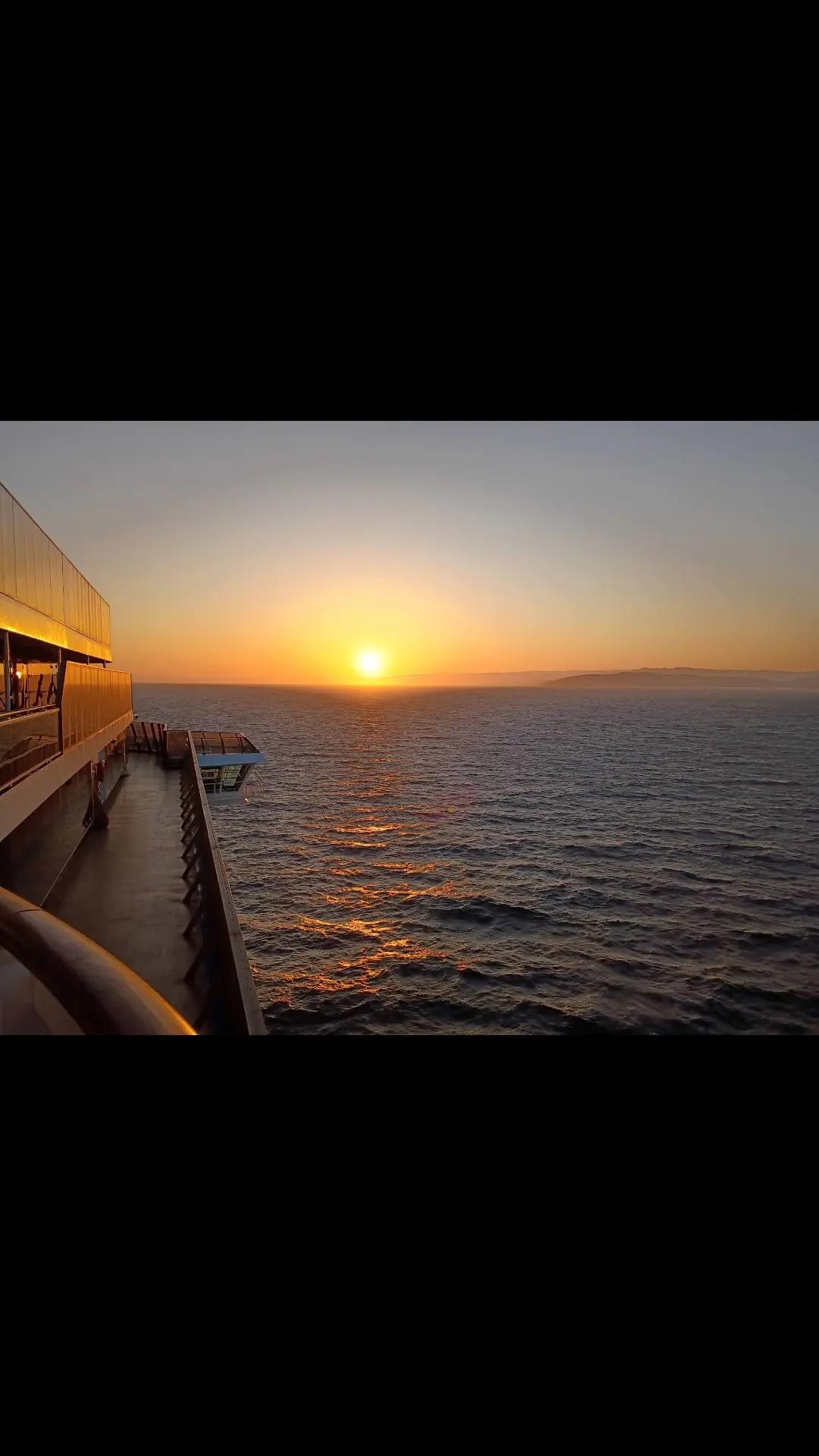 @SunsetWanderer🌅