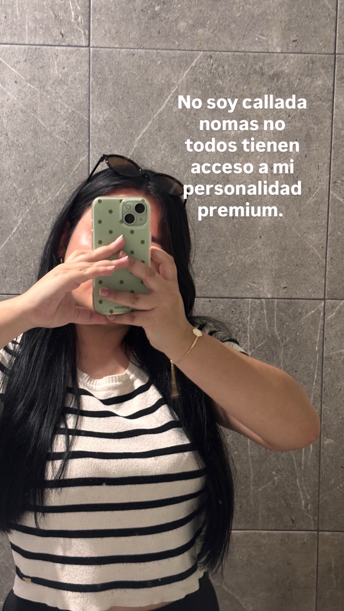 @𝒢