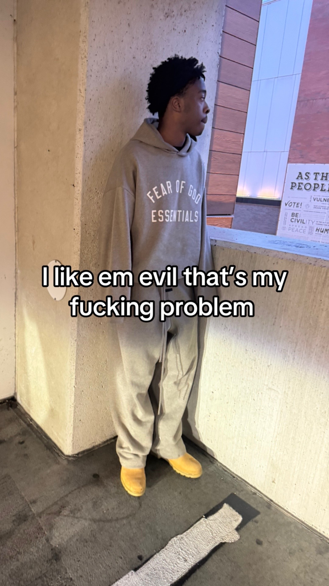 @🧑🏾🦯➡️