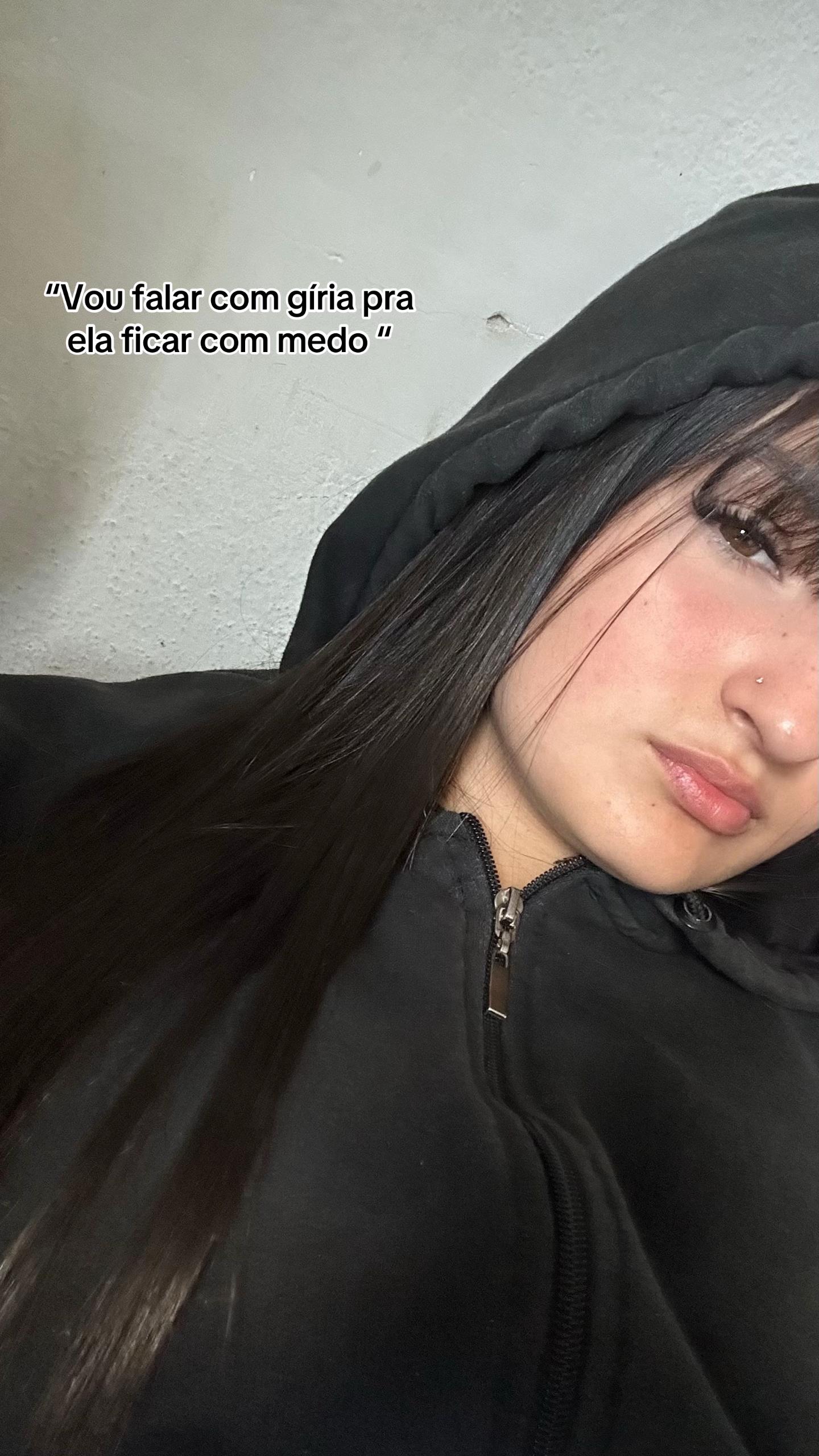 @_yasmin._.santos_