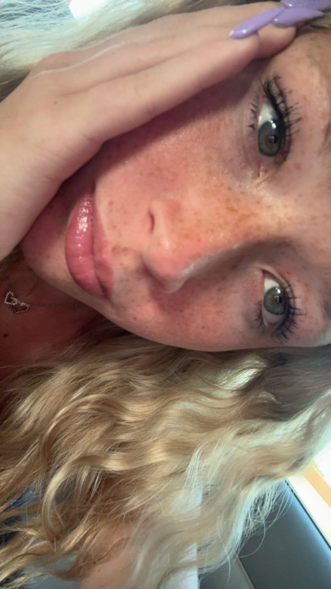 @😉
