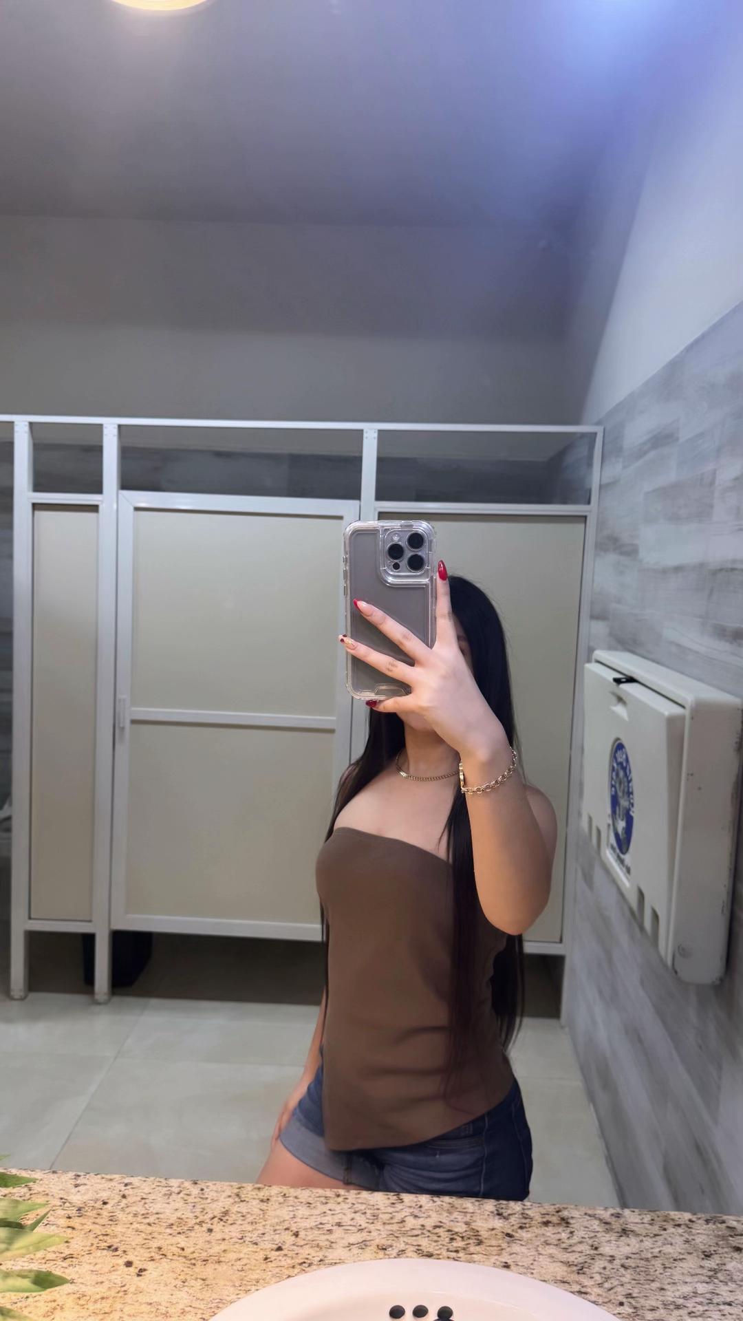 @𝐏