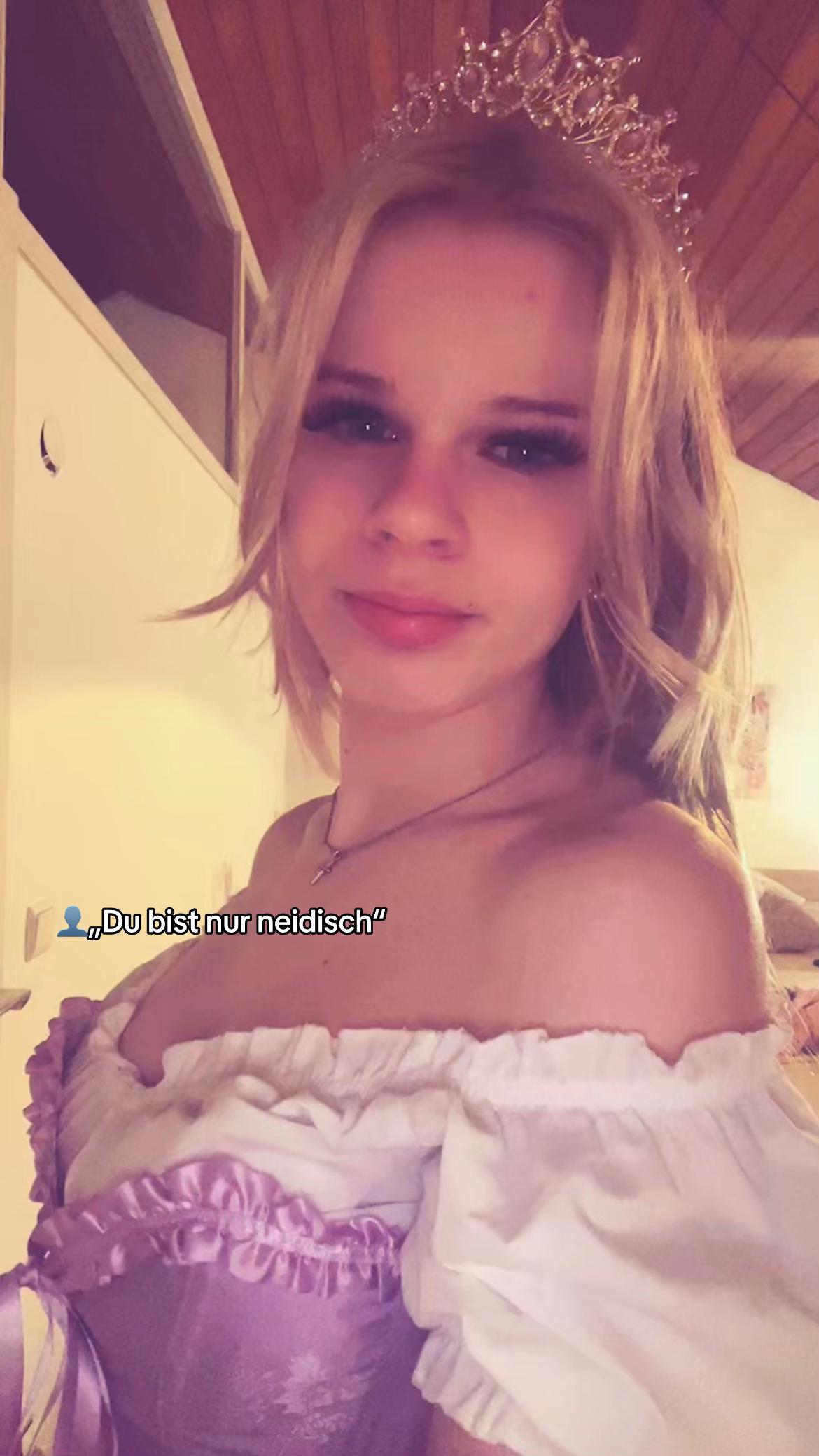 @<3