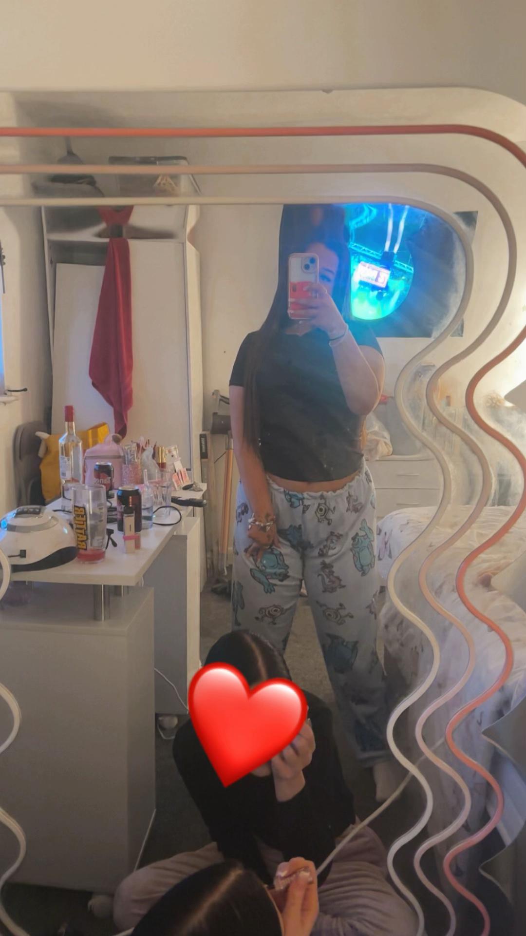 @👩🏽