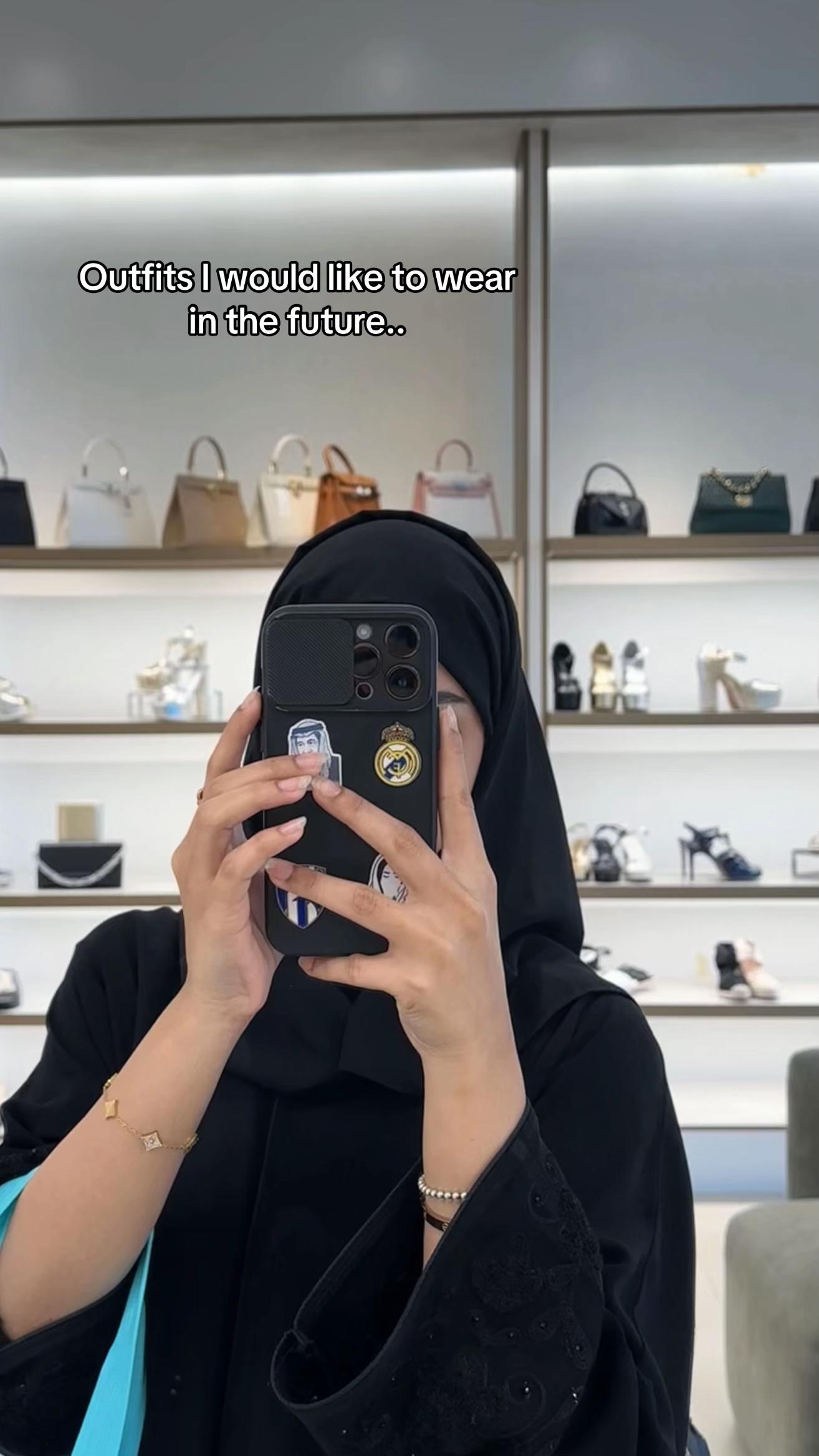 @𝓜 ᥫ᭡