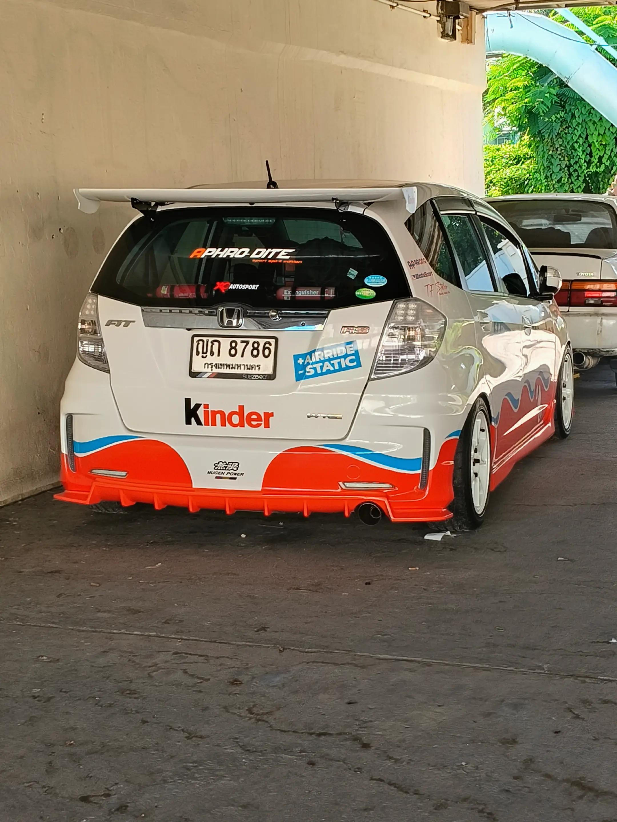 @KINDER GE.