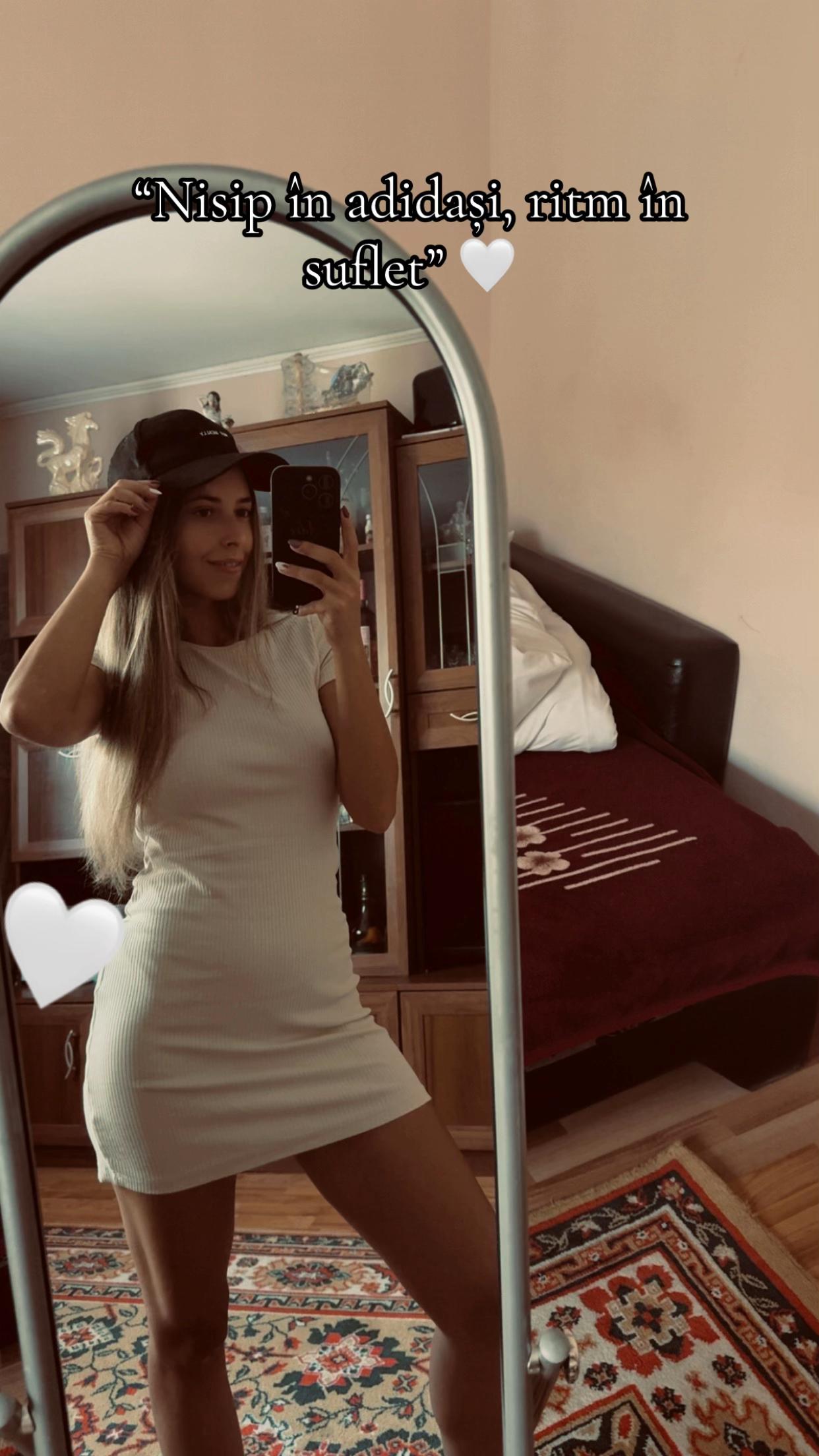 @adee.maria18