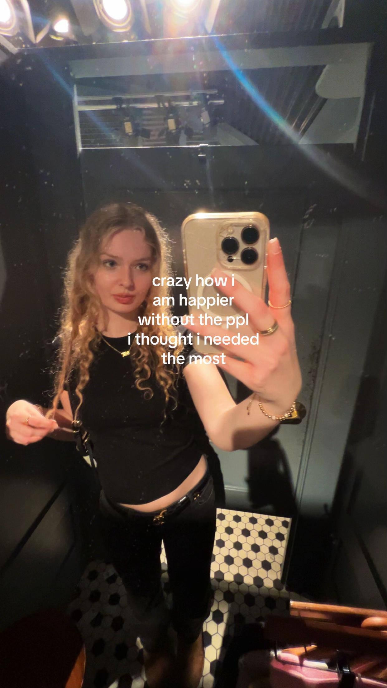 @𝔈𝔪𝔦🪽
