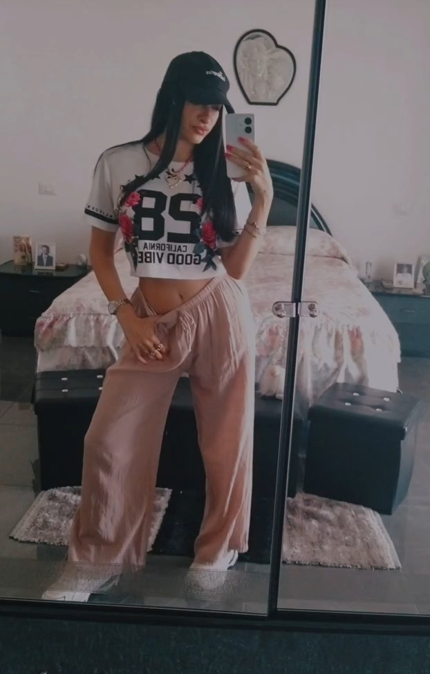 @lucycellamare945