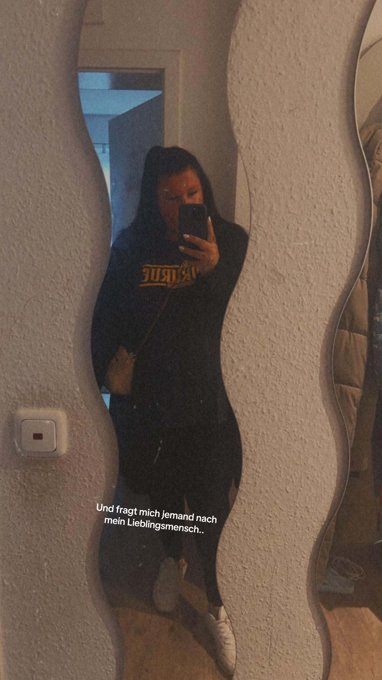 @𝒞𝒽𝒶𝓇𝓁𝒾𝑒 🌸