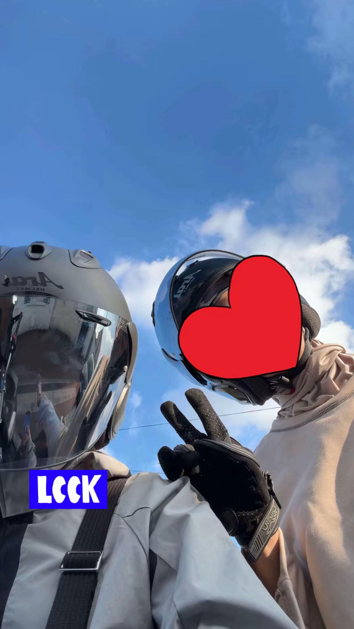 @👾