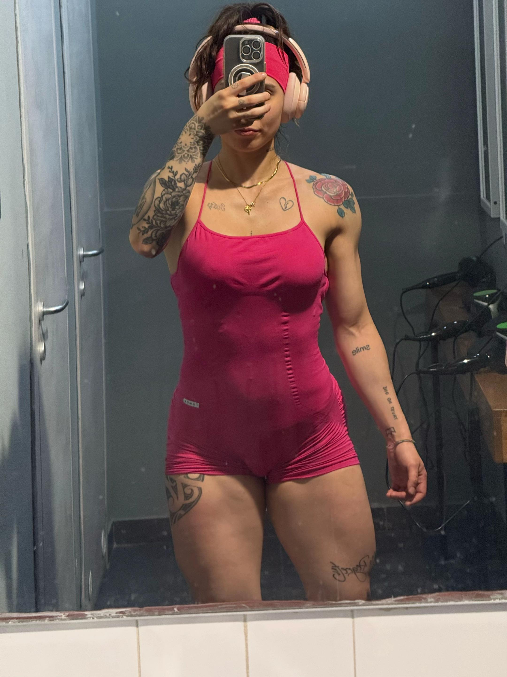 @...