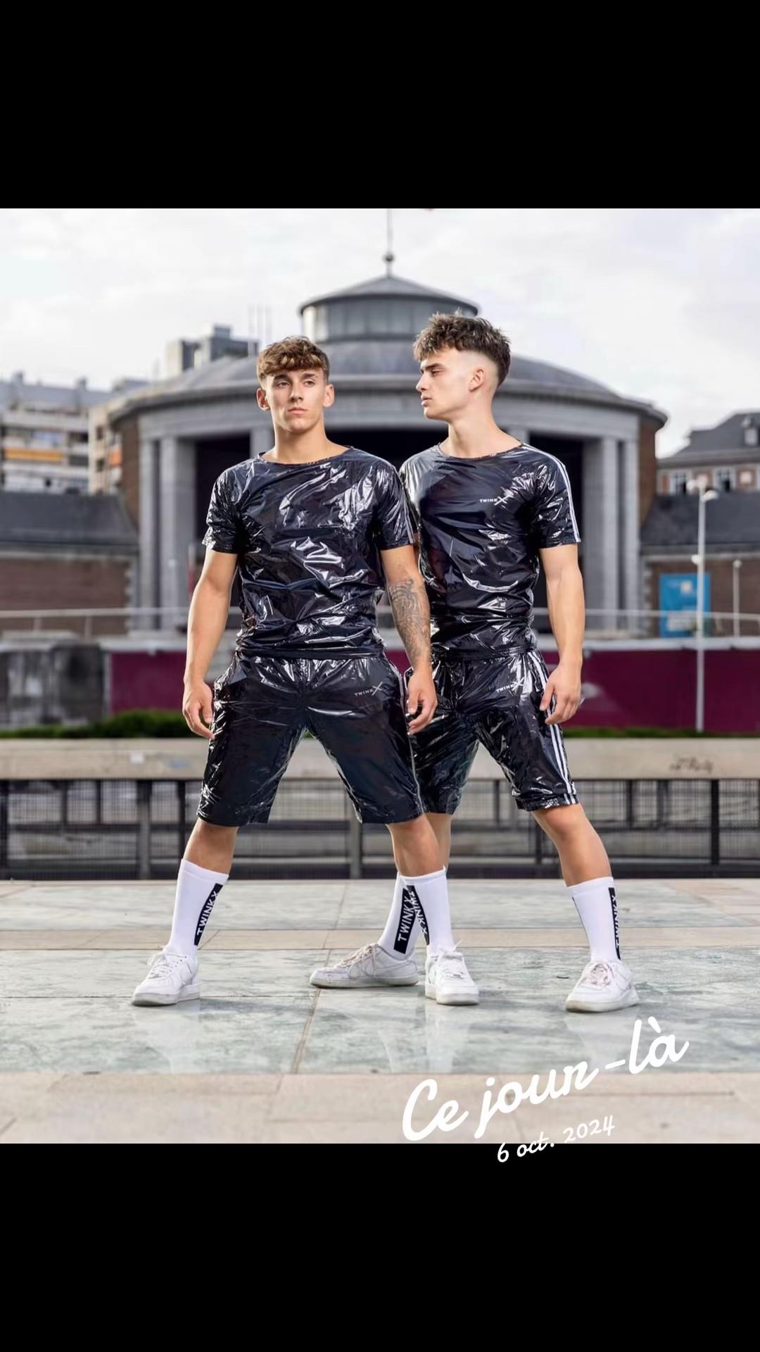 @LeoLoveSneakers