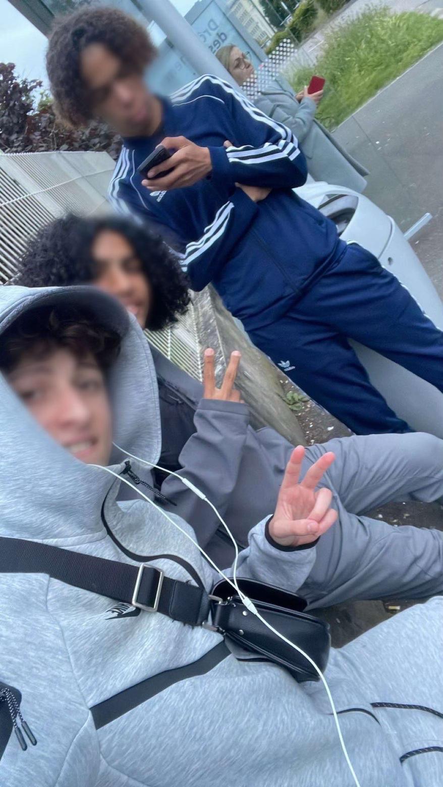 @B &yen; L K A 🛜👁️&zwj;🗨️