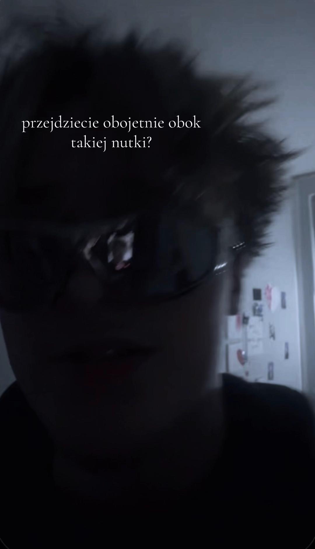 @redrosetroy