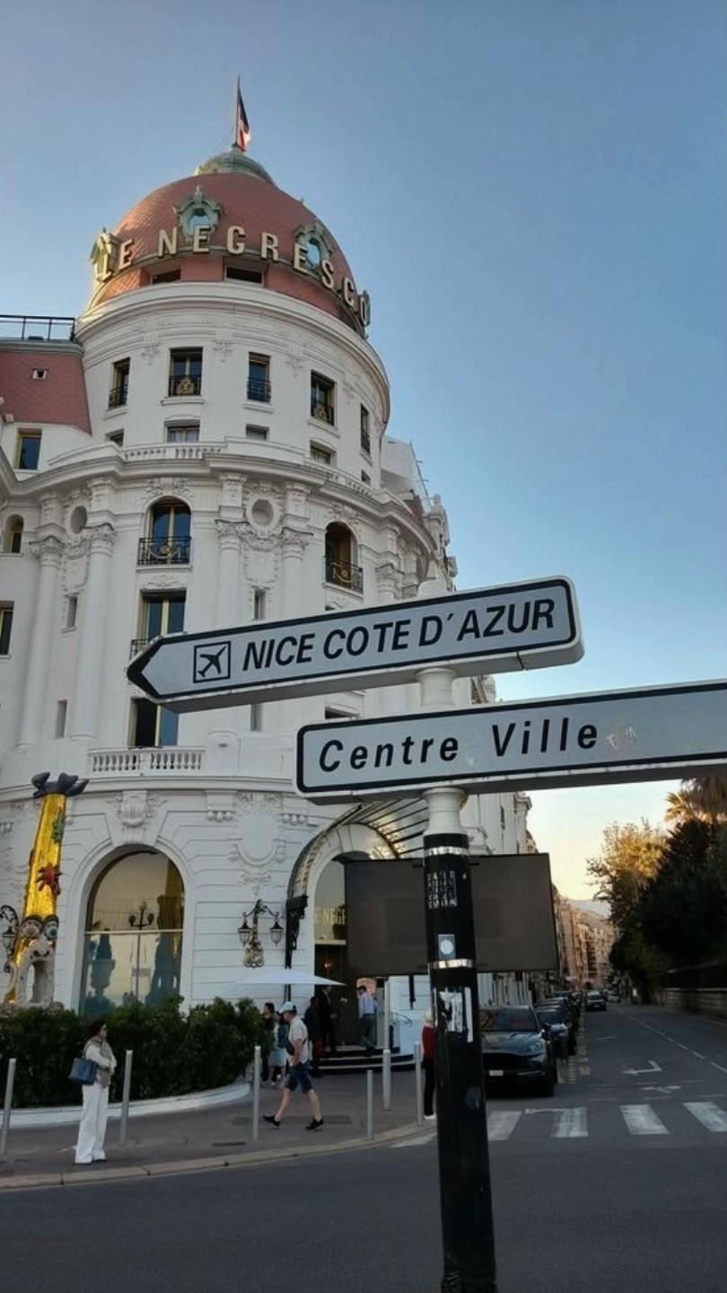 @AV&Eacute;