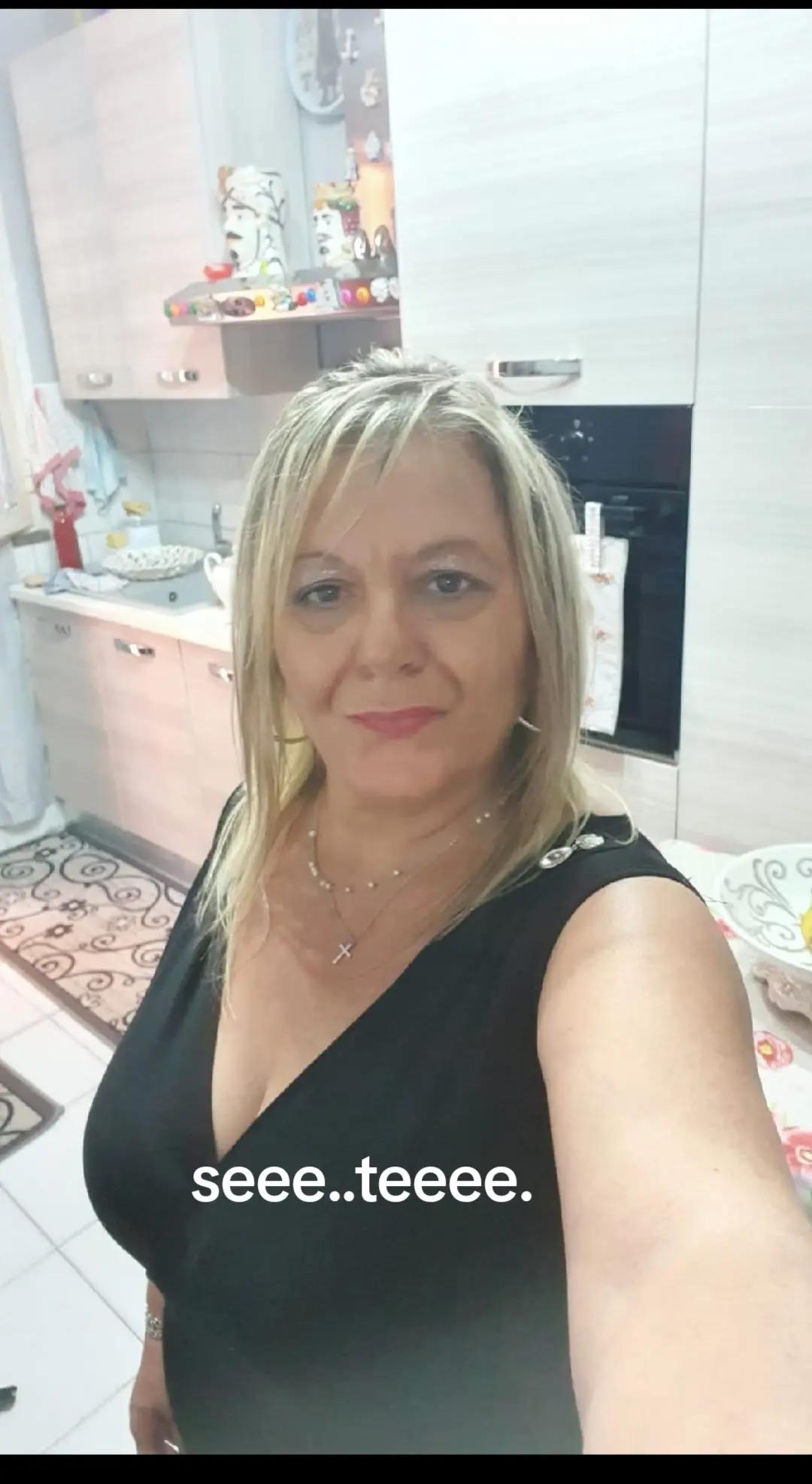 @angela bella bionda pazzerella