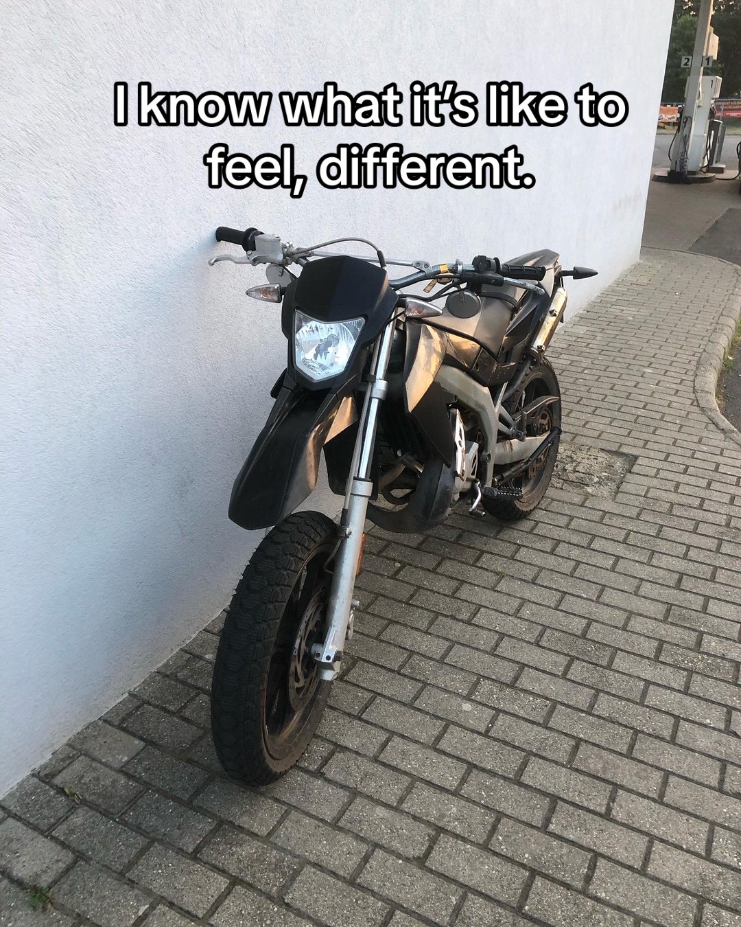 @︎