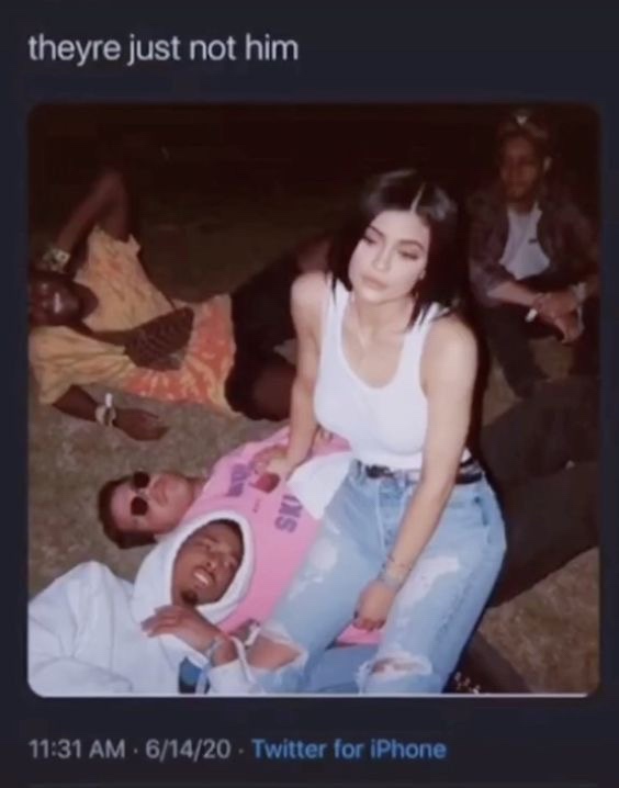 @⃟