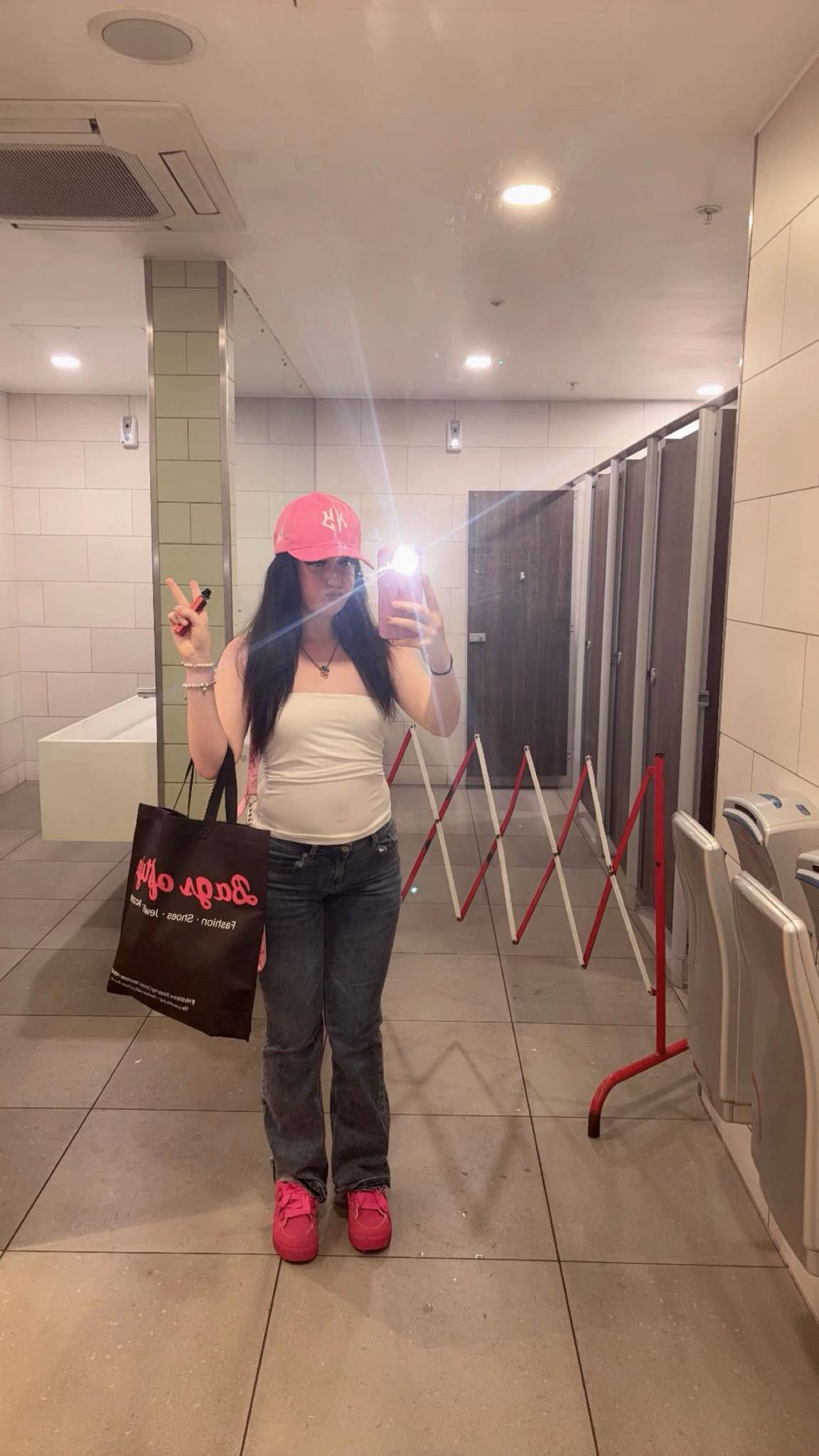 @Sophia🤫