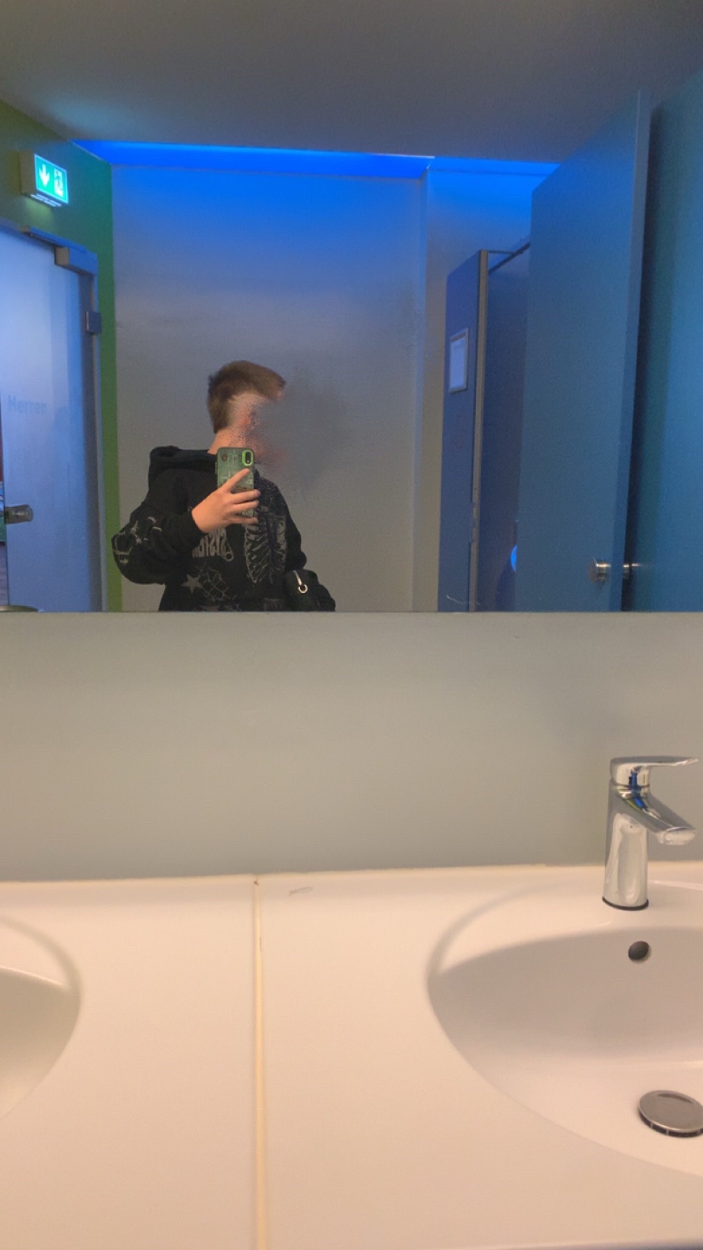 @𝐌.𝐗_𝐤𝐫𝐥👅🫰🏼