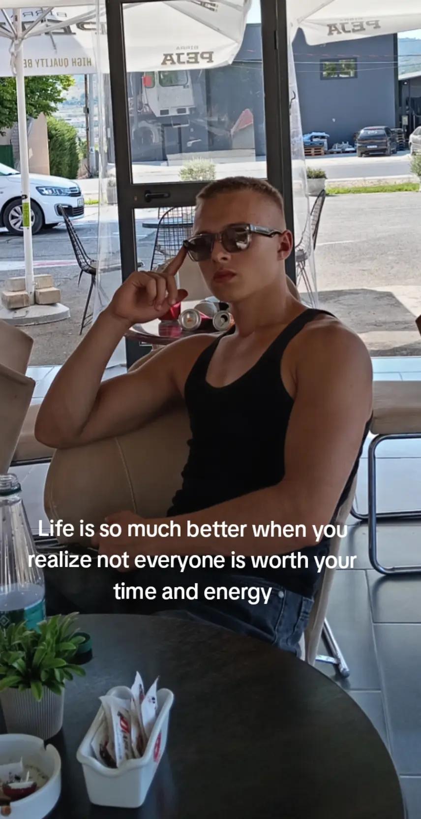 @🛸