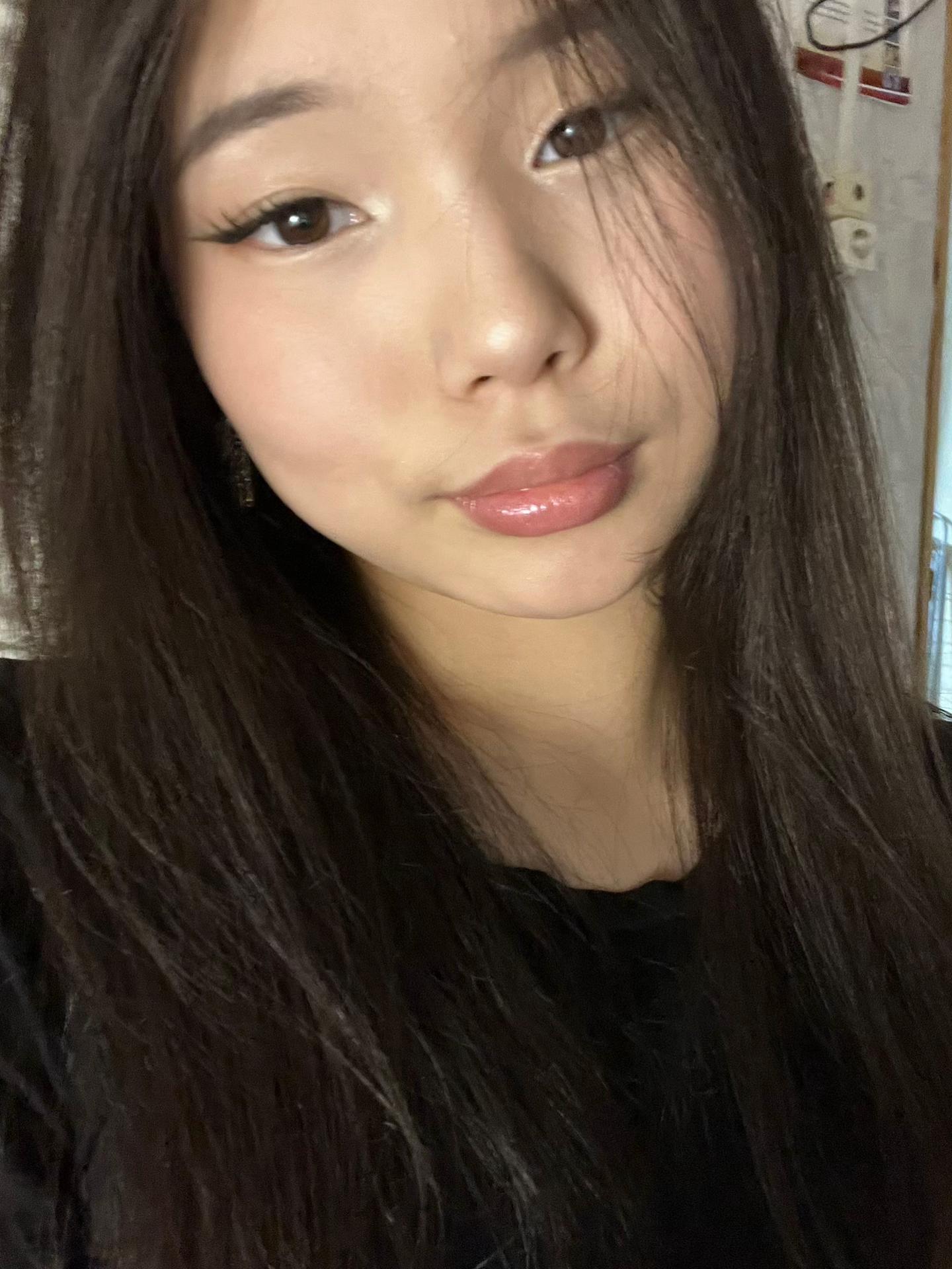 @𝐜𝐡𝐞𝐫𝐢𝐥