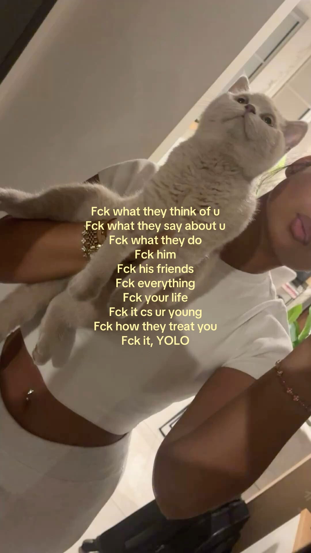 @Livelovelaugh