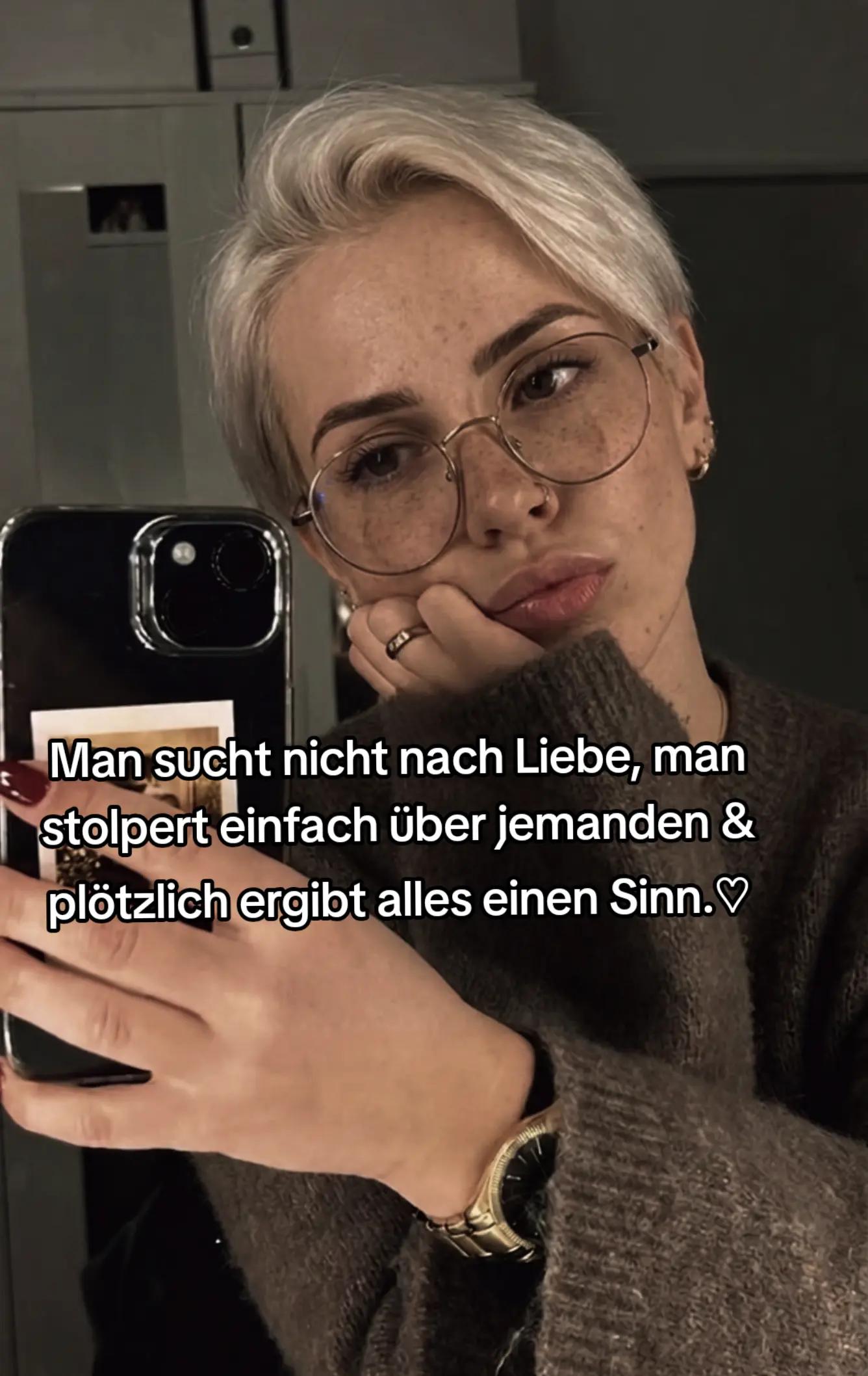 @L E N A 🎀🏳️🌈