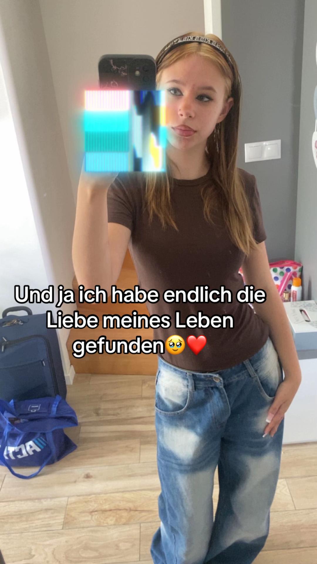 @Elisa
