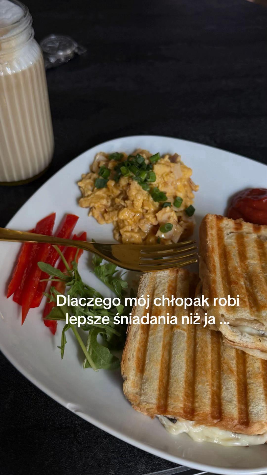 @skosia_