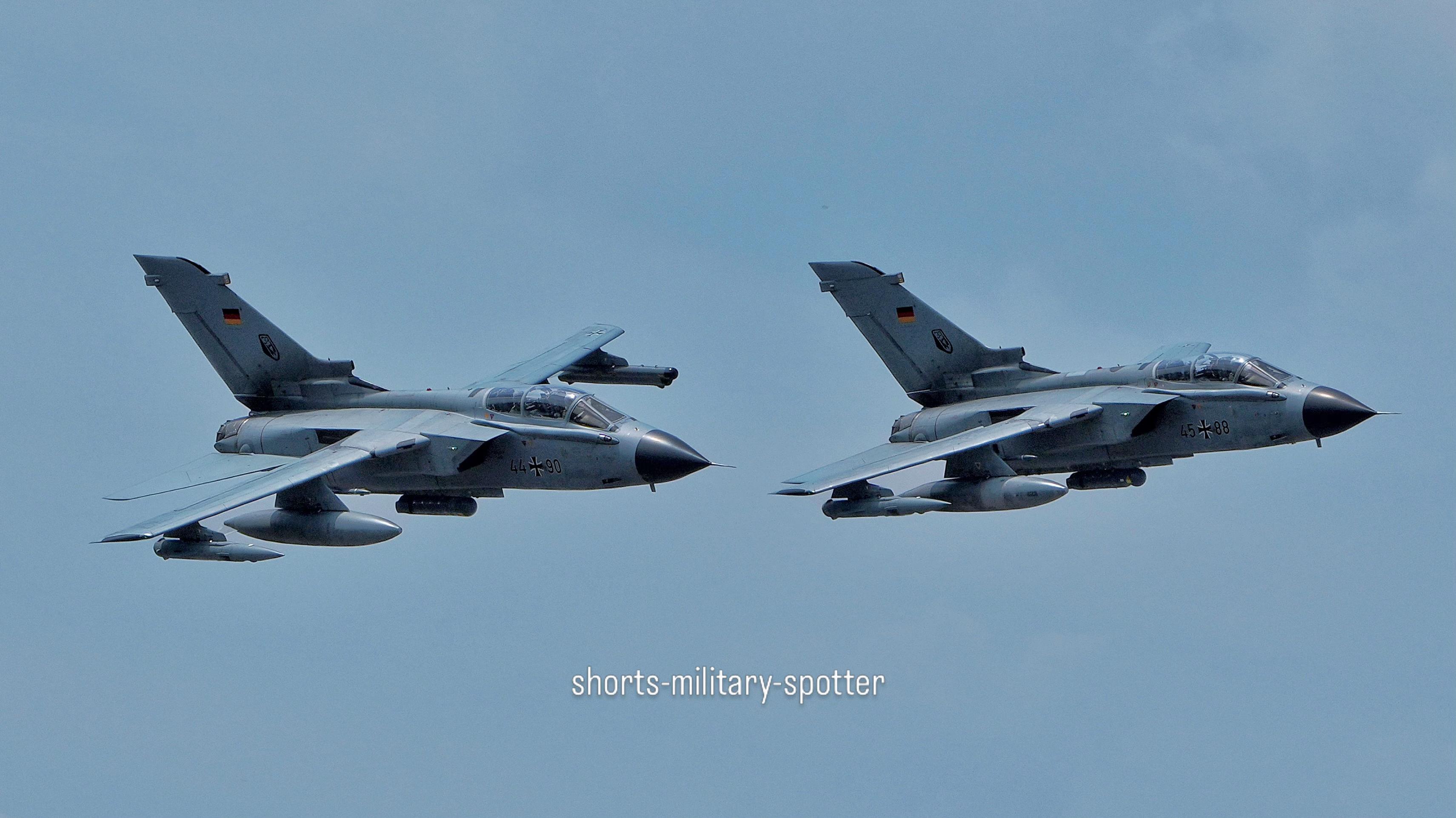 @shorts-military-spotter