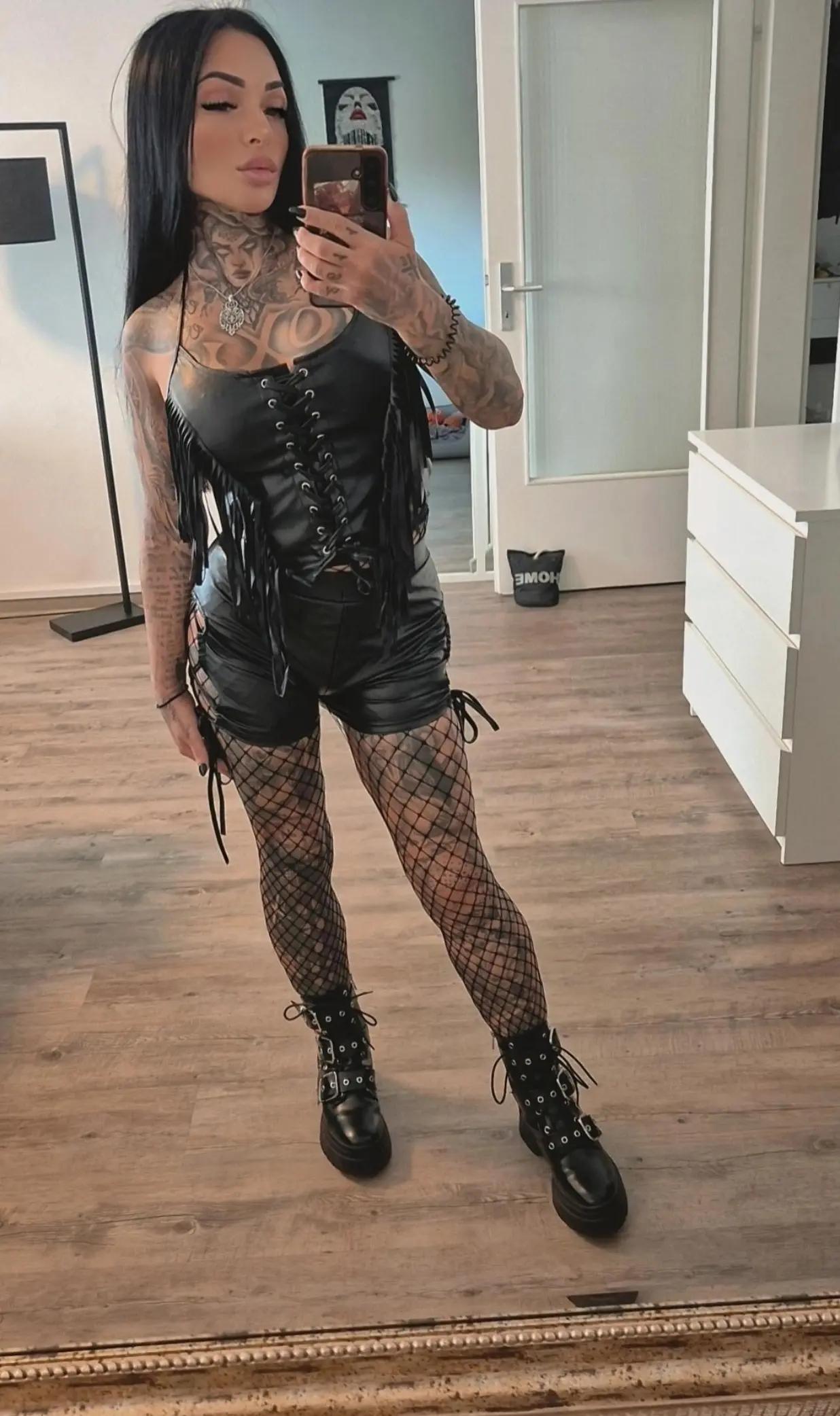 @Beniken93
