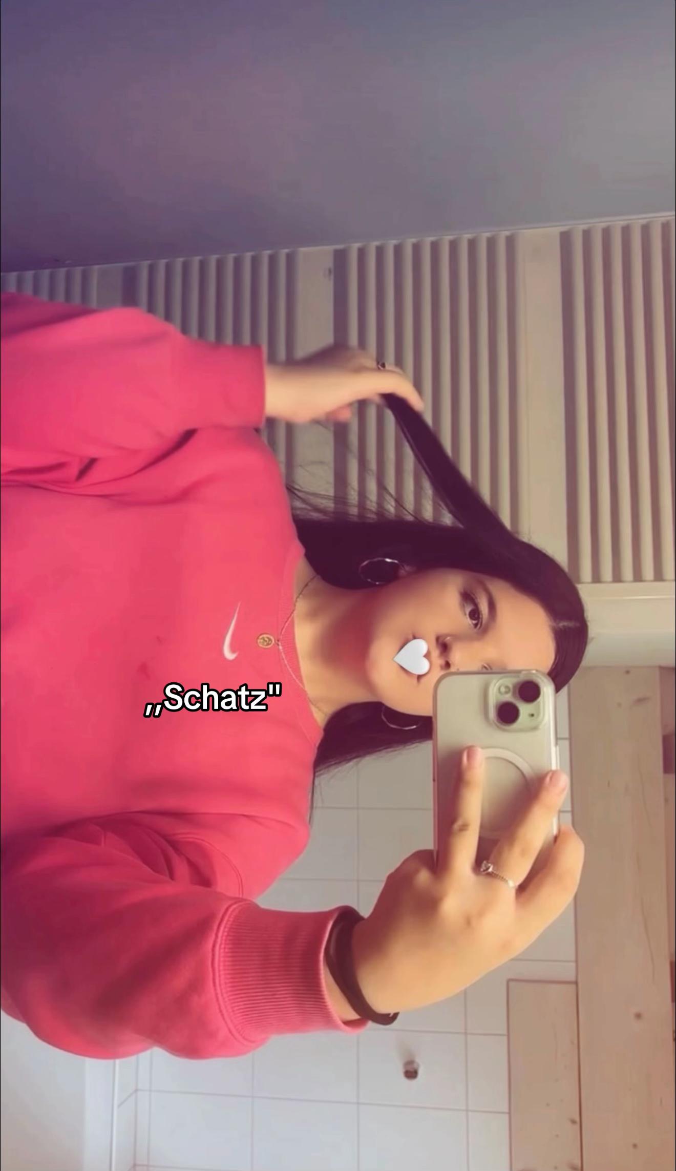 @ꨄ..