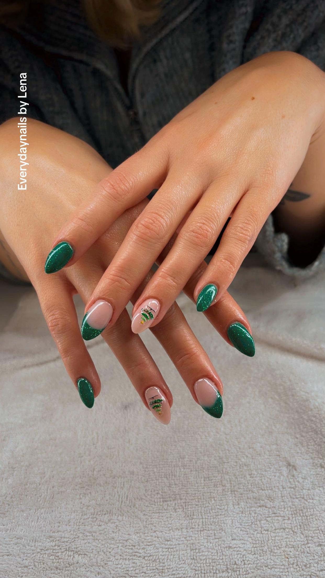 @Everydaynails by Lena