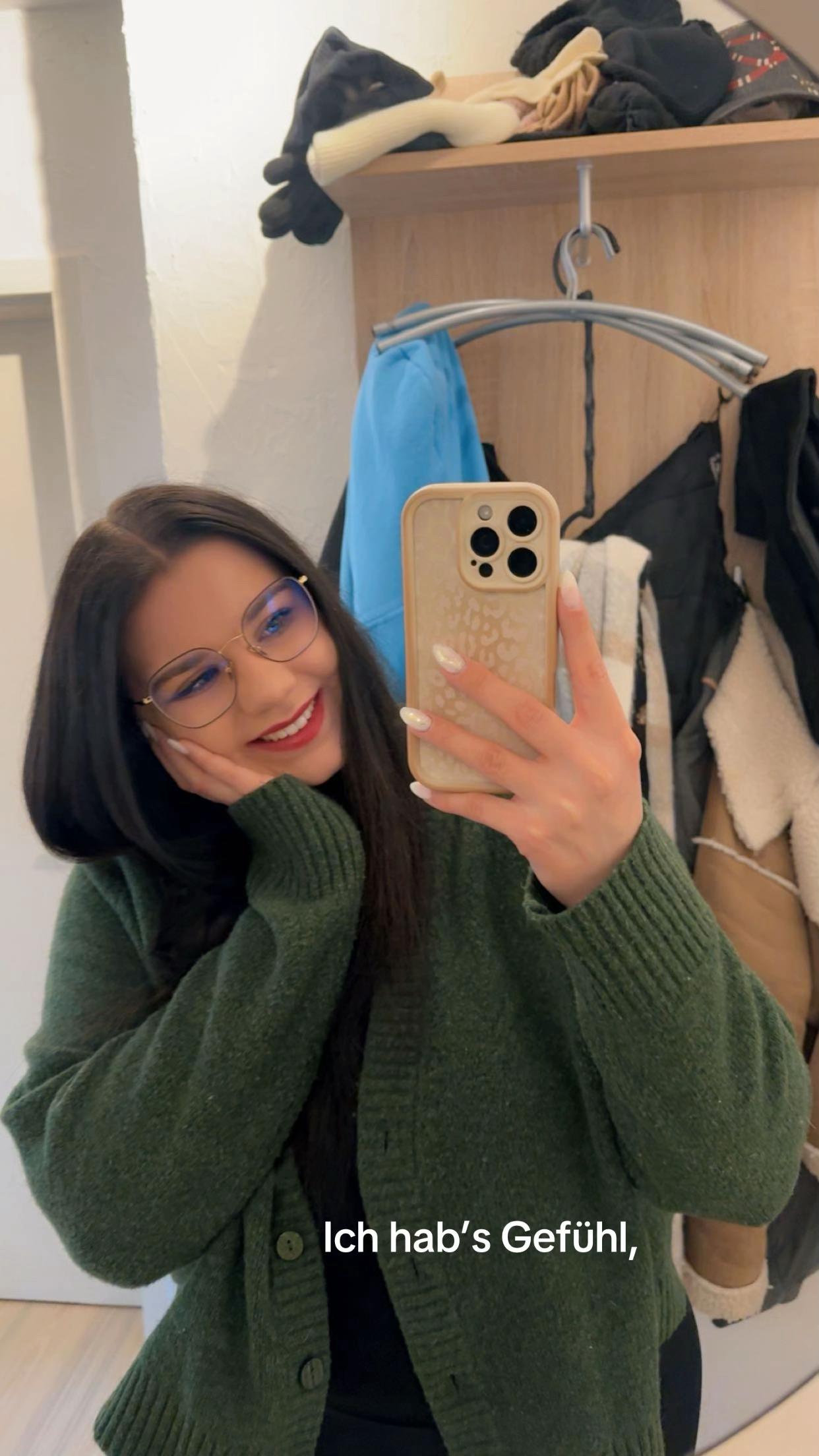 @vivien.ze