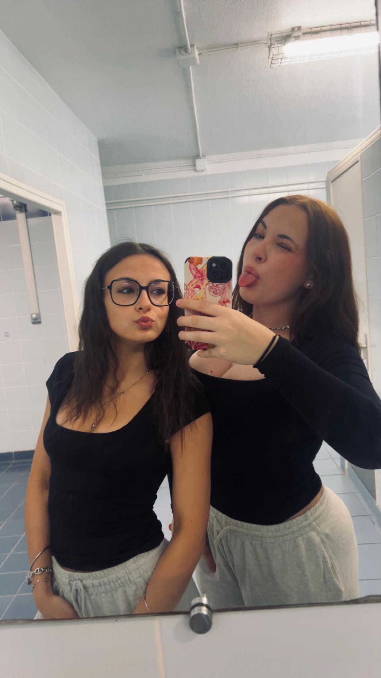 @𝐣𝐞𝐚𝐧𝐧𝐞_𝐠𝐬𝐭𝐥
